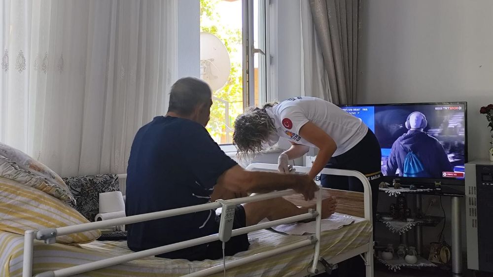 Kemer’de "Yaşlılarımız yalnız değildir" projesi başladı