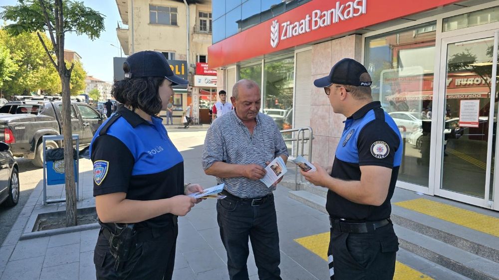 Kırıkkale’de polis ekipler, vatandaşları telefon dolandırıcılığına karşı uyardı