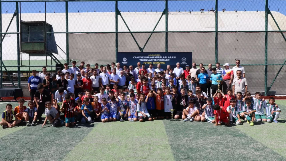 Konya Karatay Yıldızlar ve Minikler Futbol Turnuvası Kapanış Programı Gerçekleştirildi