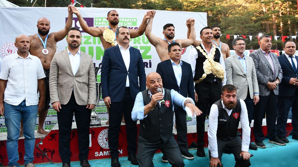 Kunduz'da Başpehlivan Feyzullah Aktürk oldu