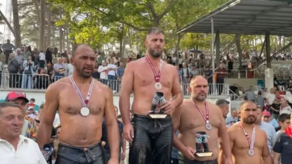 Kütahya 664. Domaniç Yağlı Güreşleri’nde Nedim Gürel Başpehlivan Oldu