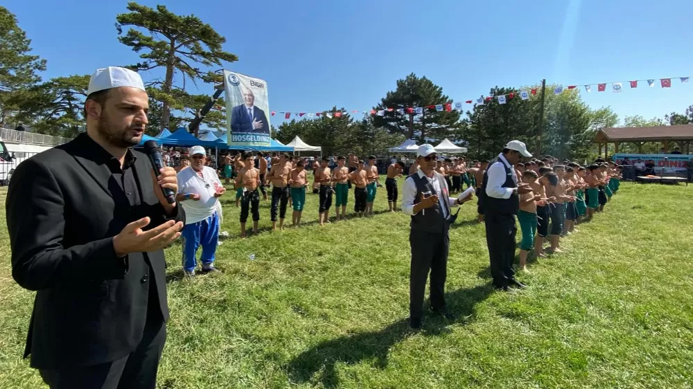 Kütahya 664. Domaniç Yağlı Yağlı Güreşleri Başladı. Başpehlivanlığı kim Kazanacak 