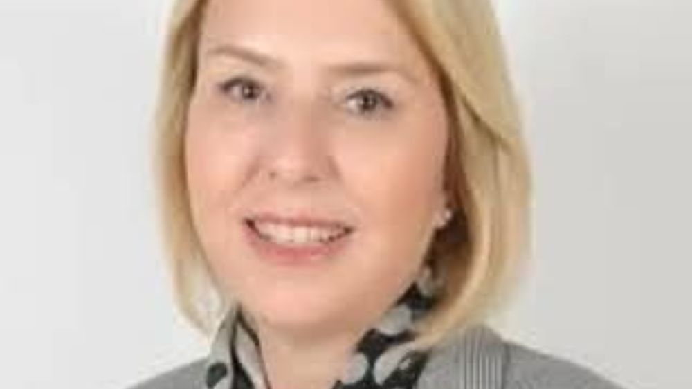 Manavgat Belediye Başkan Yardımcısı Gülsüm Özer tüm görevlerinden istifa etti