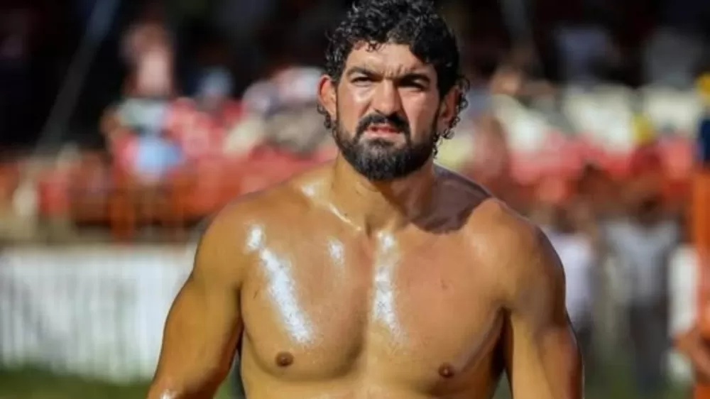 Muğla 32. Seydikemer Seki Yağlı Güreşleri’nde İsmail Koç Başpehlivan Oldu