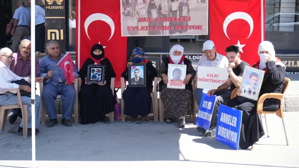 Muş’ta ailelerin evlat nöbeti devam ediyor