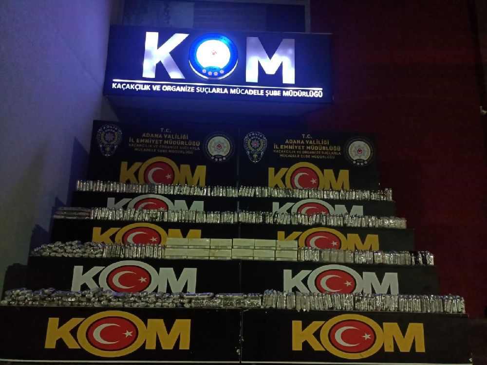 Otobüs zeminine zulalanmış 990 kaçak elektronik sigara ele geçirildi