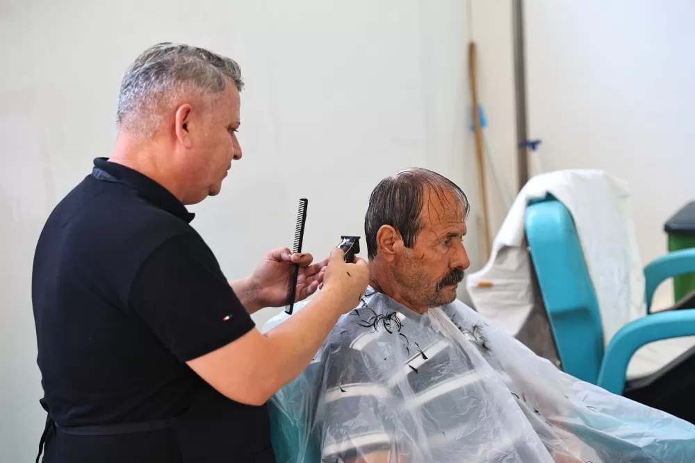 Mobil kuaför tırı Antalya’nın yaylalarında