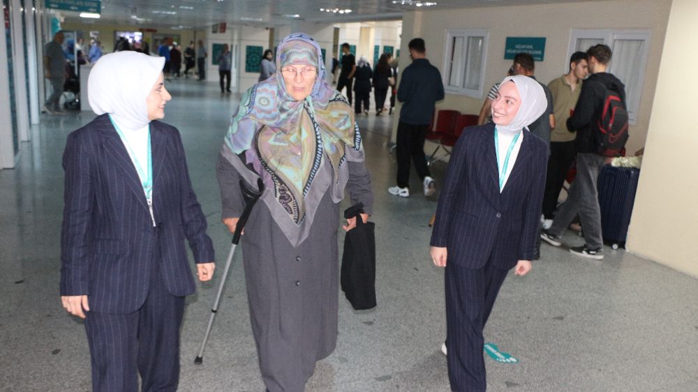  Rize’de hastaneye yalnız gelen hastaların yüzünü güldüren sistem