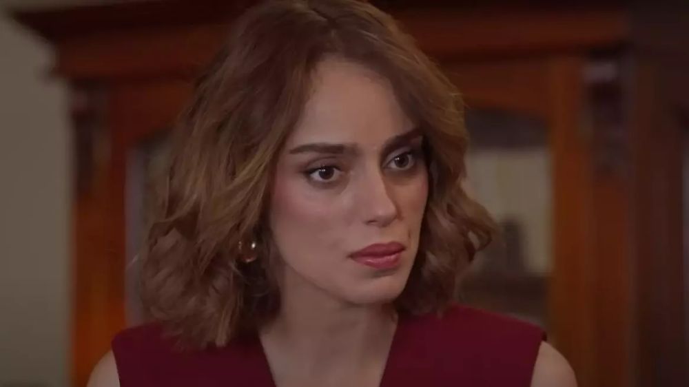 Romantik teklif sosyal medyada gündem oldu Bestemsu Özdemir yüzüğünü paylaştı