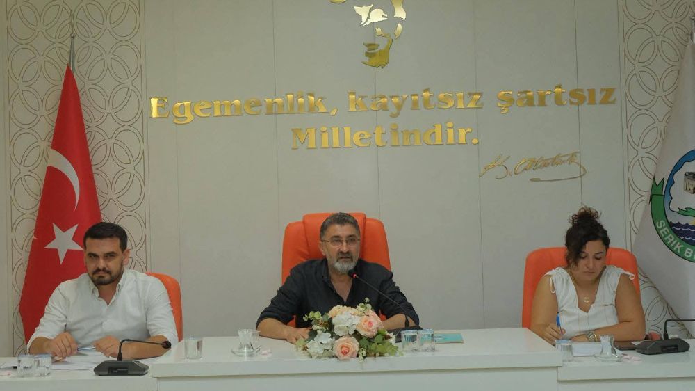 Serik İsmail Ogan Stadyumunun 10 yıllığına kiraya verilmesi için encümene yetki verildi