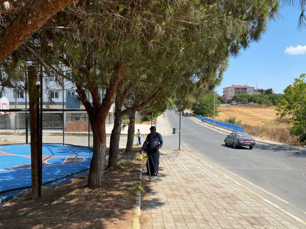 Silivri Belediyesi'nden yangınlara karşı önlem: Ot biçme ve temizlik çalışmaları yapıldı