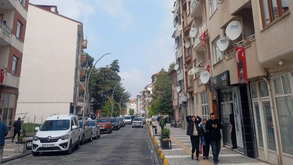 Simav’da peş peşe depremler korkuttu