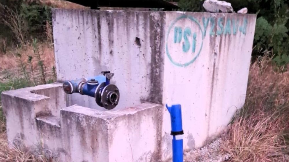 Tarlasından izinsiz geçirilen sulama hattını baltayla parçaladı