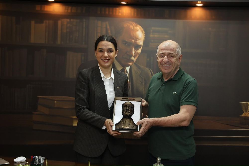 Ümit Özdağ Bucak'ta Başkan Gümüş'ü ziyaret etti Bakın neler söyledi