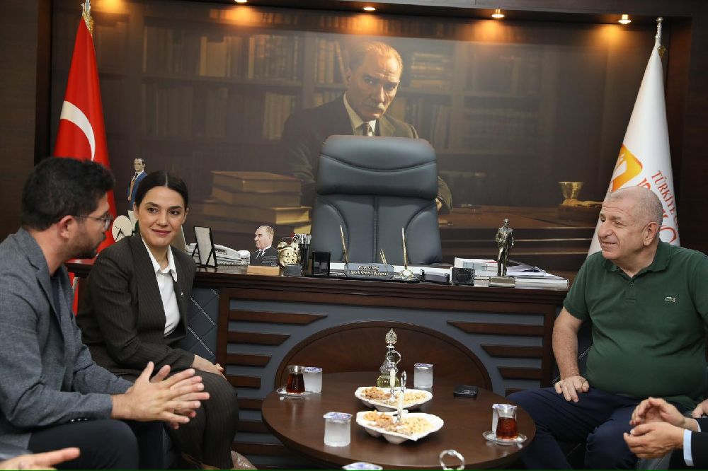 Ümit Özdağ Bucak'ta Başkan Gümüş'ü ziyaret etti Bakın neler söyledi