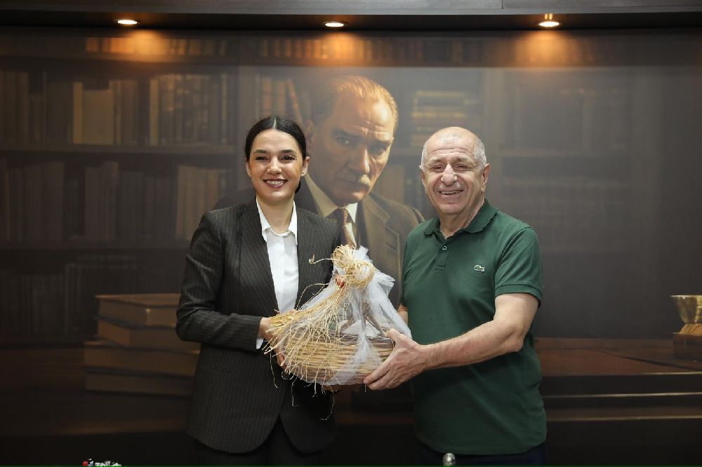 Ümit Özdağ Bucak'ta Başkan Gümüş'ü ziyaret etti Bakın neler söyledi