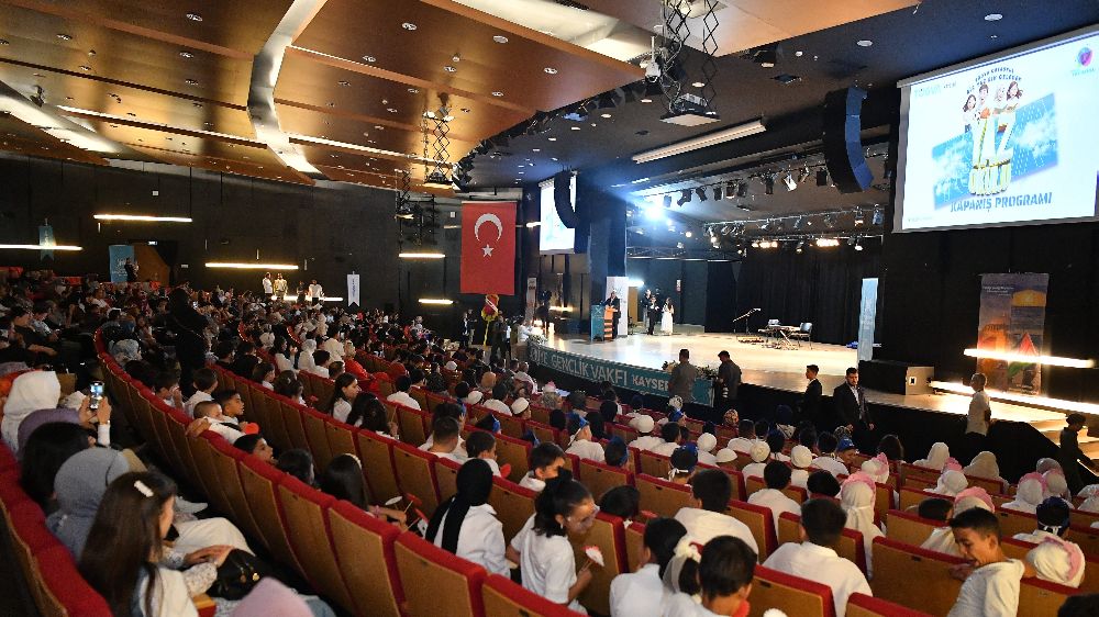  Vali Çiçek "Buradan bakınca muhteşem bir tablo görüyorum ve sizleri alkışlıyorum