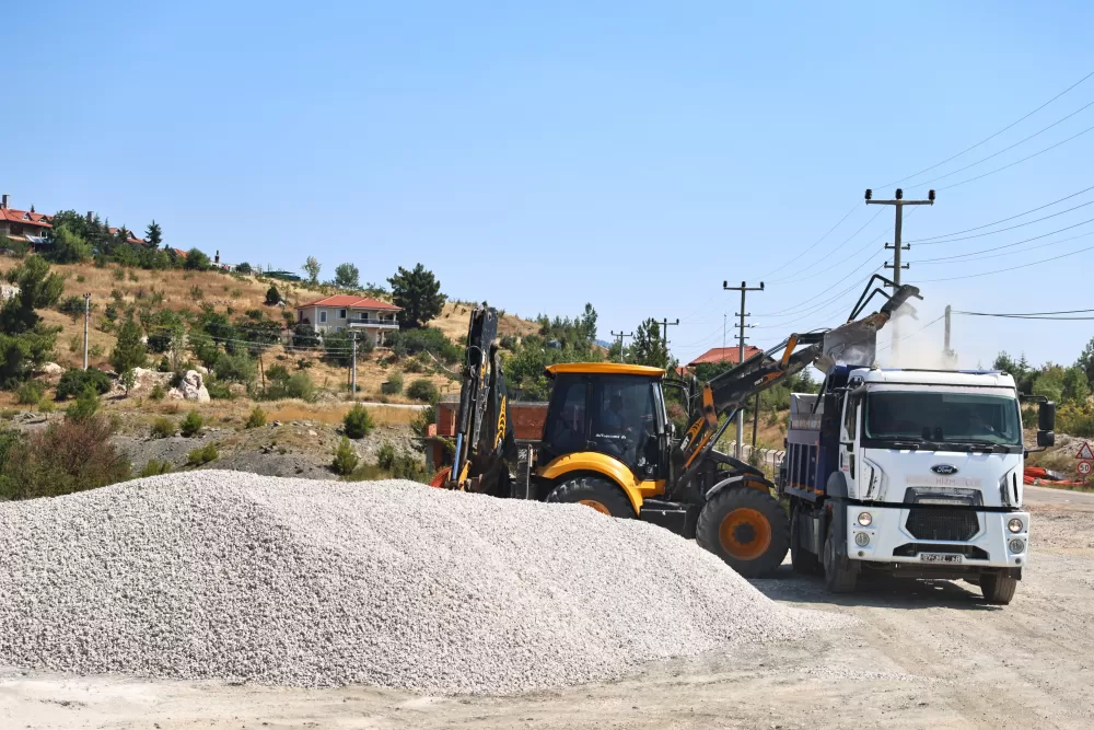 Antalya Büyükşehir’den Kemer Ovacık’a ulaşımı kolaylaştıran yol yatırımı