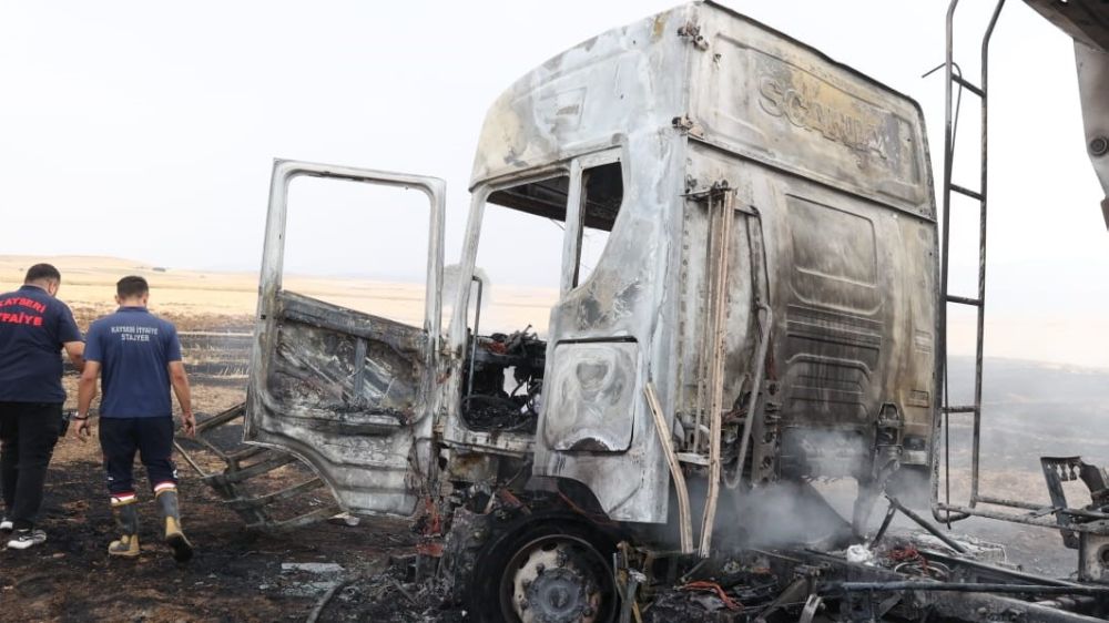 Yanan tır kullanılamaz hale geldi