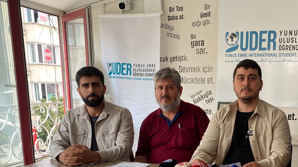 Yemenli 2 öğrenci ve babaları millet bahçesinde darp edildi