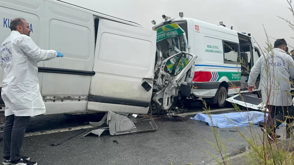 Aksaray'da jandarma aracına minibüs çarptı 2 jandarma şehit oldu, 1 vatandaş hayatını kaybetti
