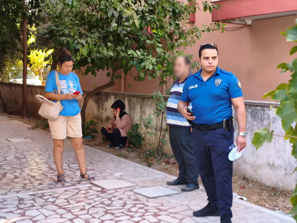 Aynı evde yaşadığı babasının öldüğünü 3 gün sonra fark edip, ablasına haber verdi