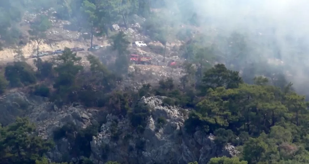Antalya Kemer'de orman yangını Ekipler seferber oldu
