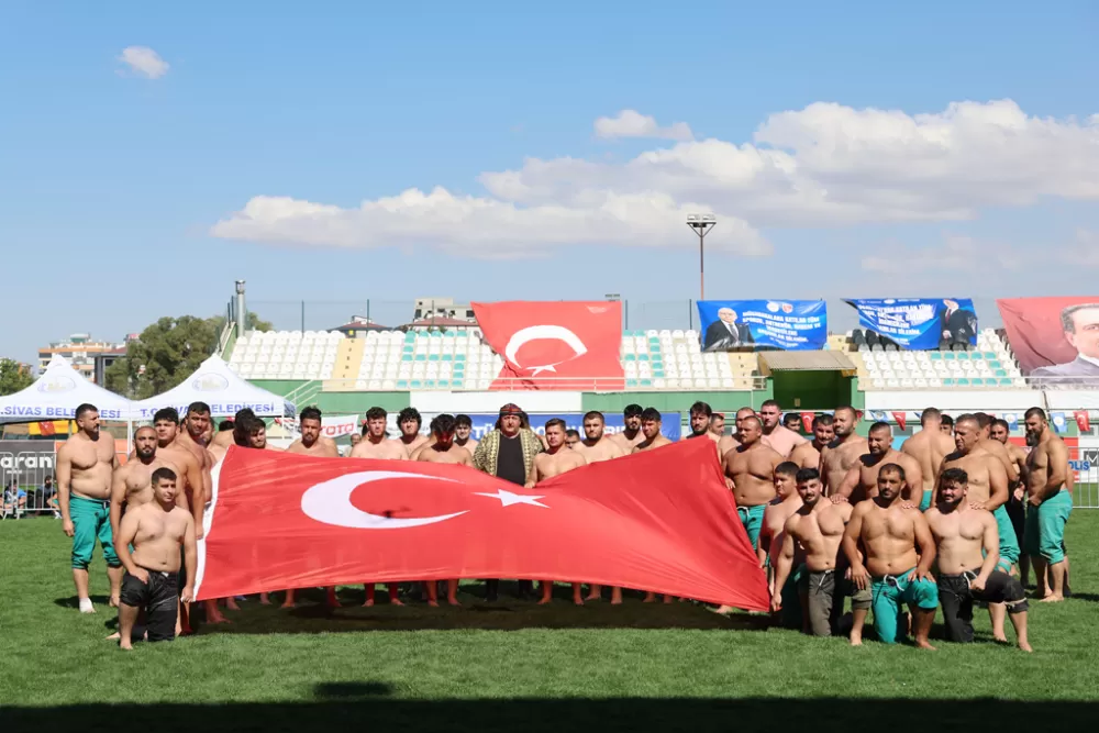 Sivas 3. Muhsin Yazıcıoğlu Karakucak Güreşleri yapıldı Başpehlivan Kim Oldu