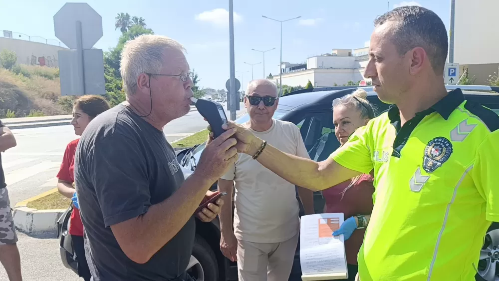 Manavgat’ta imza krizi! Belçikalı turist dakikalarca kaçtı, sonunda pes etti