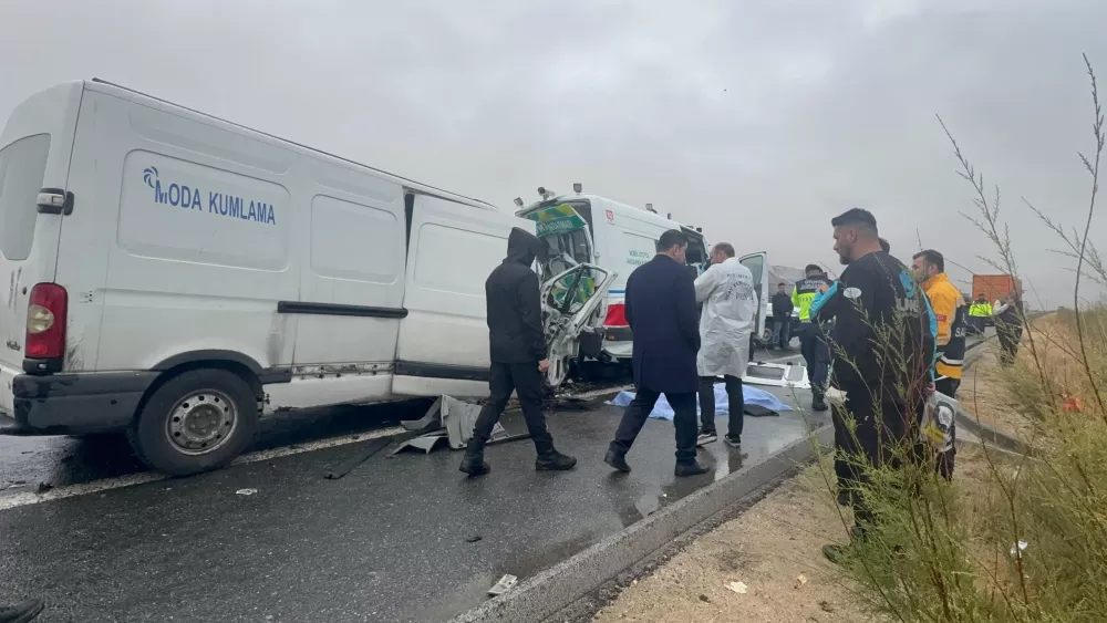 Aksaray'da jandarma aracına minibüs çarptı 2 jandarma şehit oldu, 1 vatandaş hayatını kaybetti