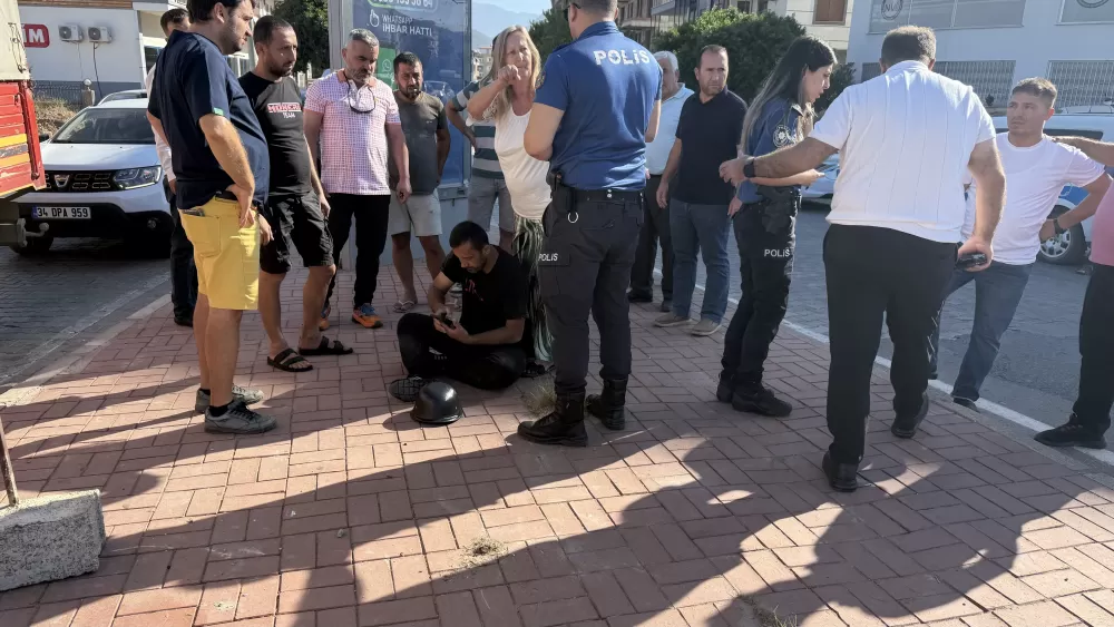 Gazipaşa’da minibüs ile motosiklet çarpıştı: 1 yaralı