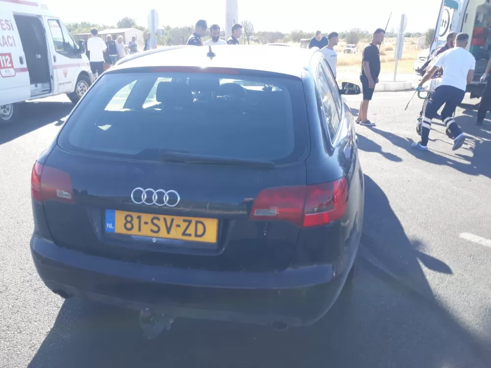 Korkuteli Bucak yolunda kaza! 2 otomobilde 5 yaralı