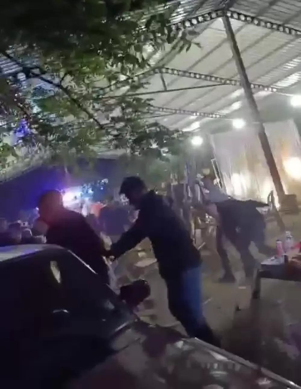 Nişan eğlencesinde sandalyeler havada uçuştu: 6 yaralı