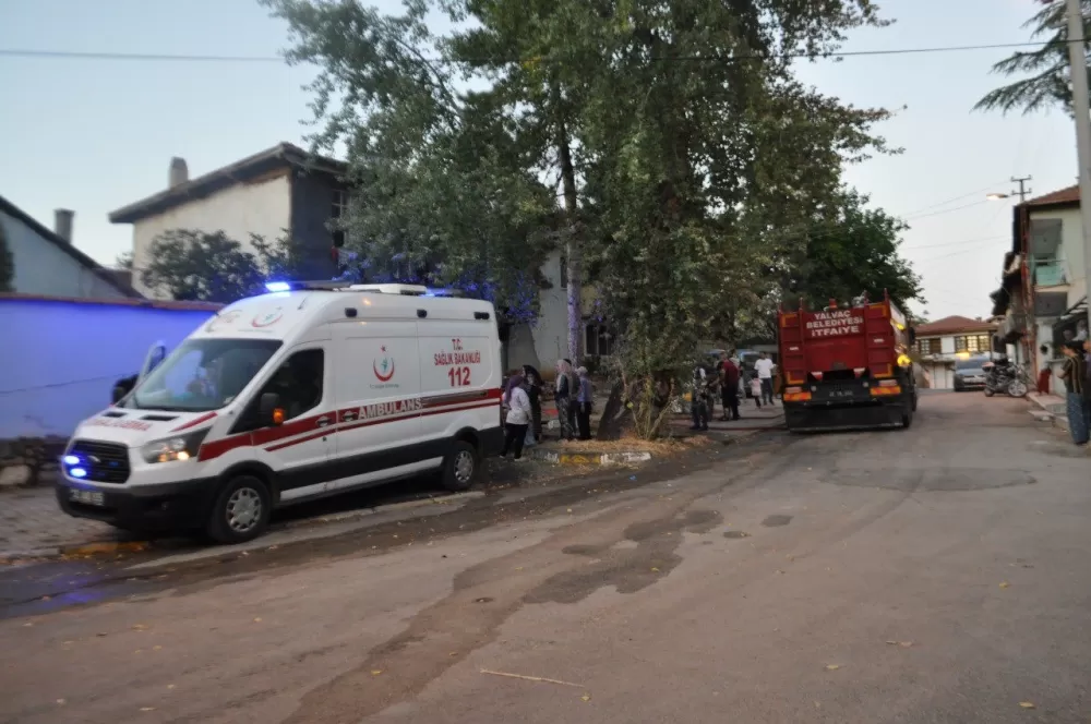 Ahşap evde tandırdan sıçrayan kıvılcımlar yangın çıkarttı