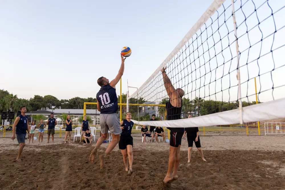 Manavgat Belediyesi Plaj Voleybolu Halk Turnuvası başladı