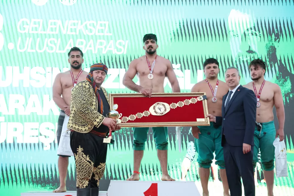 Sivas 3. Muhsin Yazıcıoğlu Karakucak Güreşleri yapıldı Başpehlivan Kim Oldu