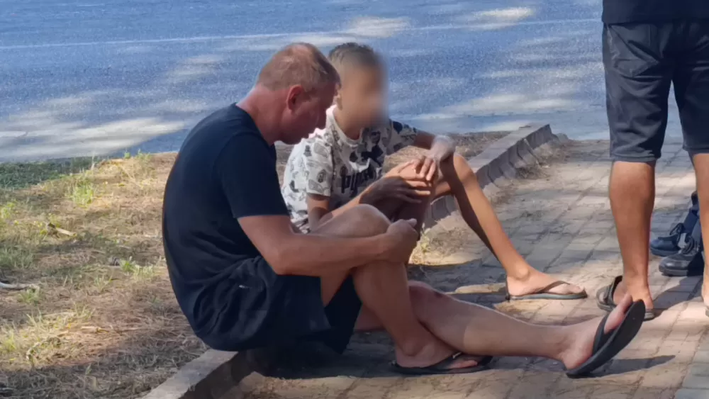 Kazada yaralanan Ukraynalı turist, hastanede para alınabileceğini duyunca yaralı oğluyla birlikte ambulanstan indi