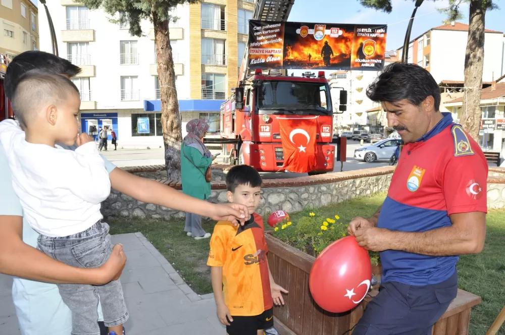 Burdur'da çocuklara itfaiye ekipmanları anlatıldı