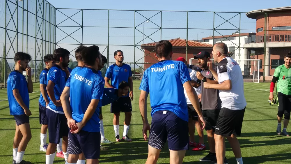 Anne ve babasının sesi oldu, şimdi ise ay-yıldızlı forma için çalışıyor