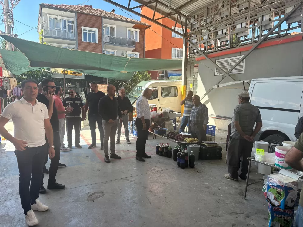 Tefenni’de halkın nabzı pazar yerinde tutuldu Başkan Alagöz vatandaşla buluştu