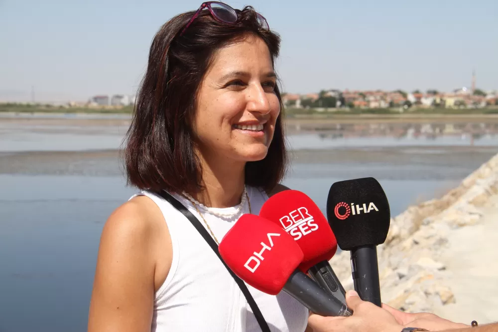 Göl Ölmedi dediler Kuraklığa dikkat çekmek için Beyşehir Gölü'nü SUP ile kürek çekerek bir uçtan bir uca geçtiler