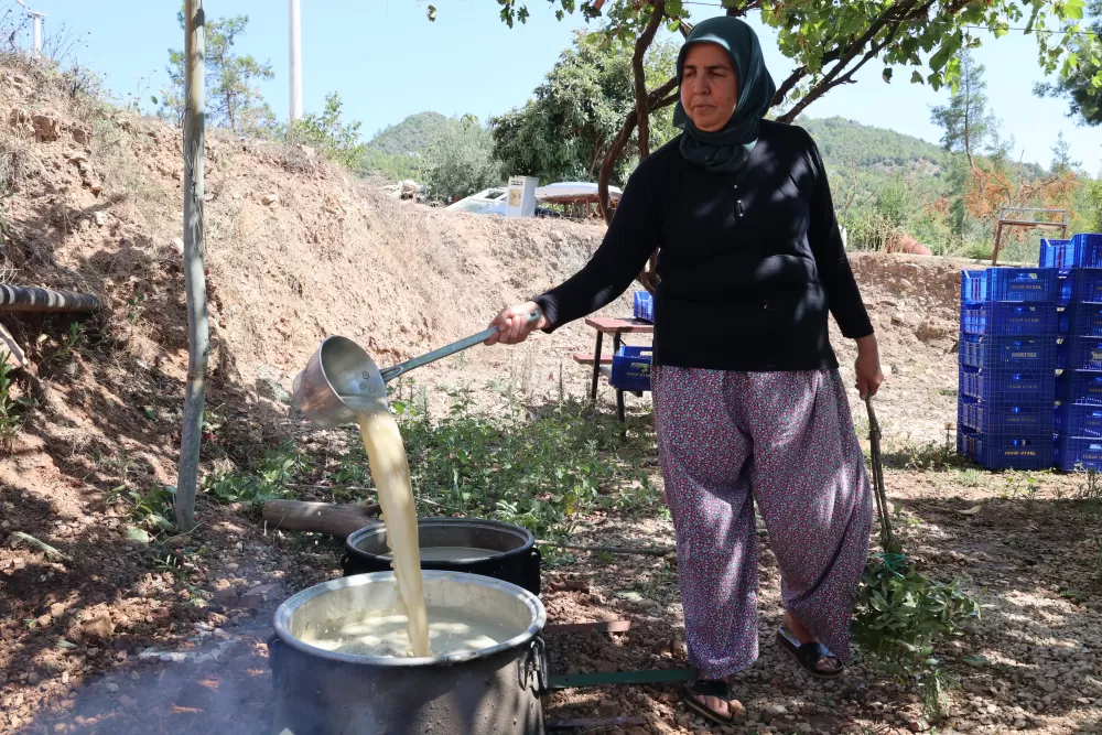 Çizmeler rafa kalktı pekmez üretimi kolaylaştı