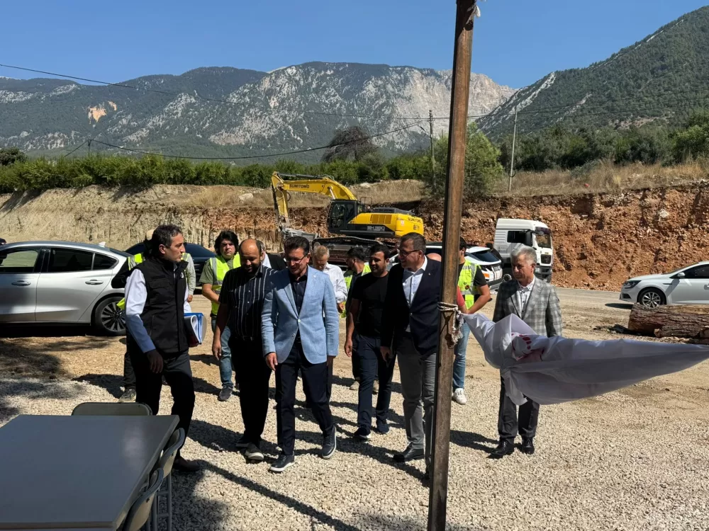 Elmalı-Finike arası 35 dakikaya inecek Bucak yol ayrımına kadar uzanacak