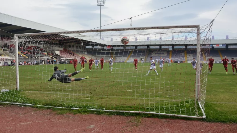 Afyonspor haftalar sonra puan kazandı
