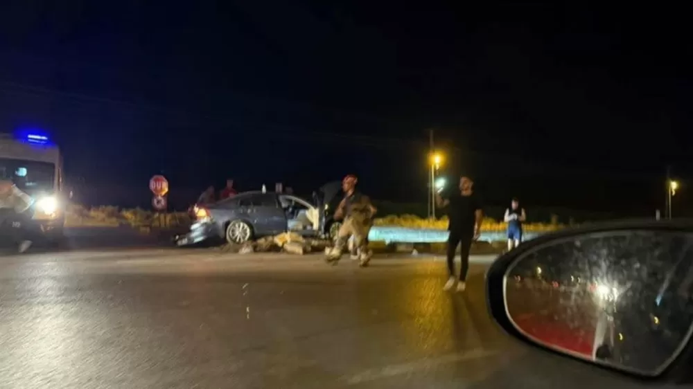 Ankara Sincan'da  2 otomobilin çarpıştığı kazada 5 kişi yaralandı