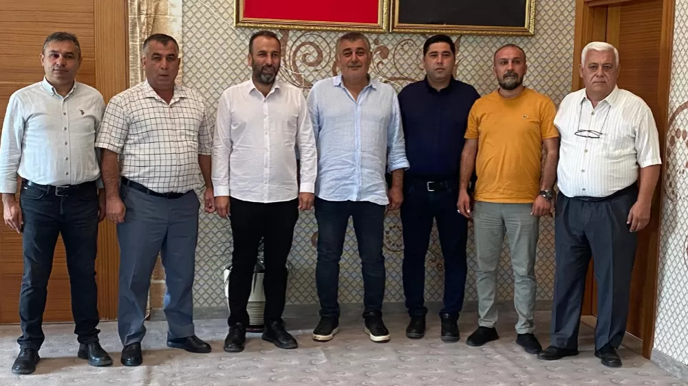 Antalya Aksu'da 7 belediye meclis üyesi CHP'den istifa ettiğini açıkladı