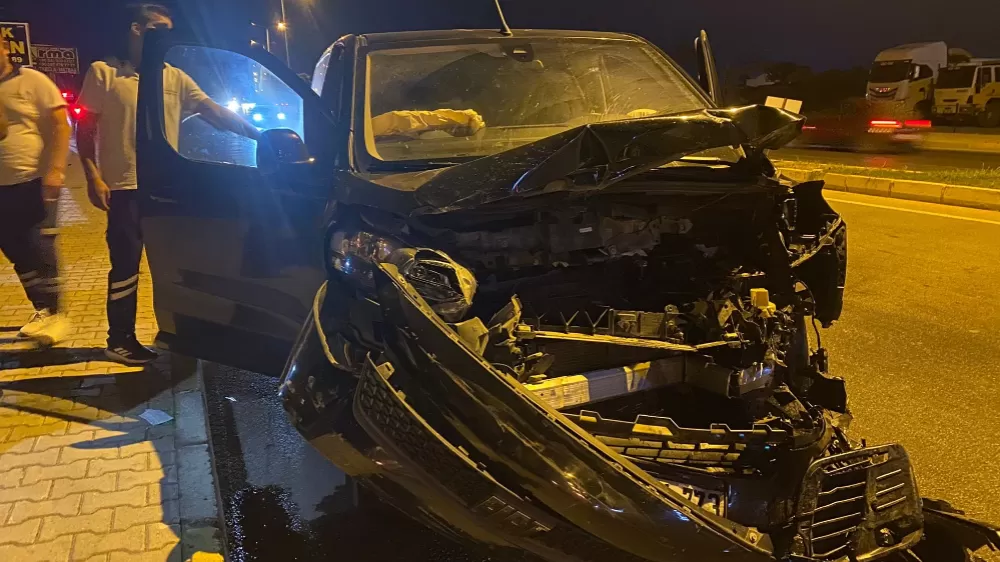 Antalya’da 3 aracın karıştığı kazada 5 kişi yaralandı