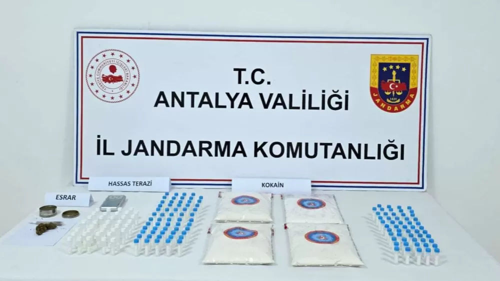 Antalya’da 5 kiloya yakın kokain ele geçirildi
