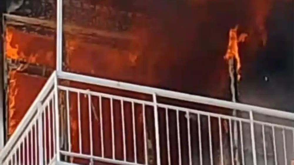 Antalya'da apartman dairesinde yangın: 1 yaralı