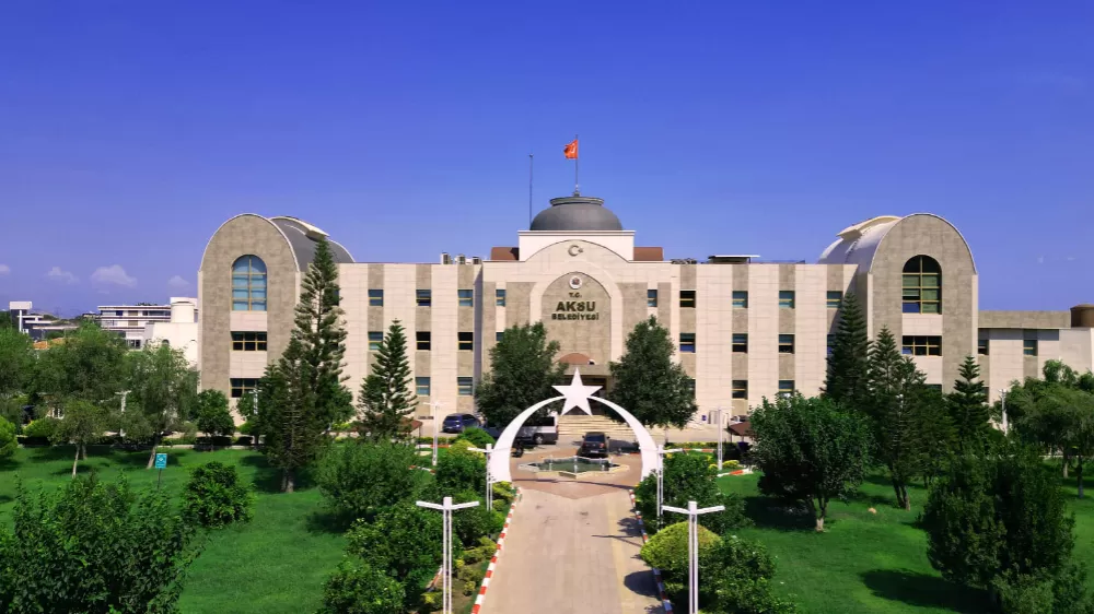 Antalya'da CHP'li Aksu Belediyesi'nde 3 başkan yardımcısı art arda istifa etti